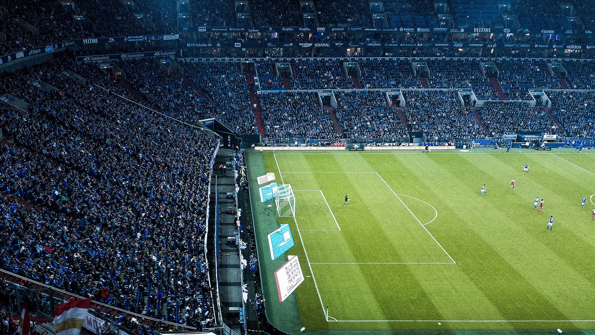 “足球+科技”双轮驱动,行业创新迈出坚实步伐,双轮驱动就是要让科技创新